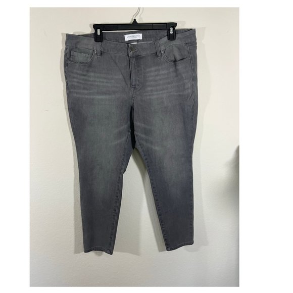 NWOT Lane Bryant Bundle of 2 Jeans Size 18 Light Black Skinny Jeans Cropped Jean - Picture 10 of 15